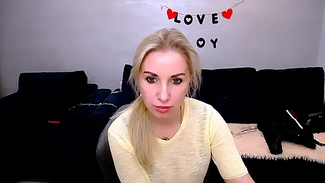 Hanna--Sweet online show from March 14, 12:54 pm
