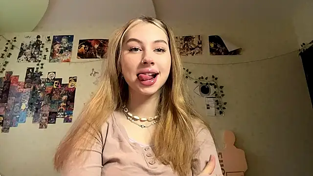 JanelBray online show from December 19, 12:12 pm