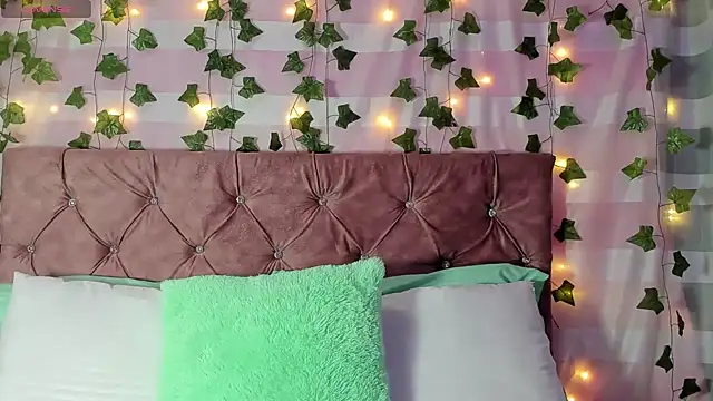 Ayla-marttinez online show from April 13, 12:49 am