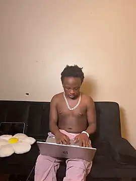 YourLittleBoyfriend online show from May 18, 4:07 am