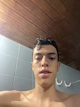 Snapshot of Juan_Gomezz26 chatting on April 14, 11:00 pm Juan Gomezz26 online show from April 14, 11:00 pm