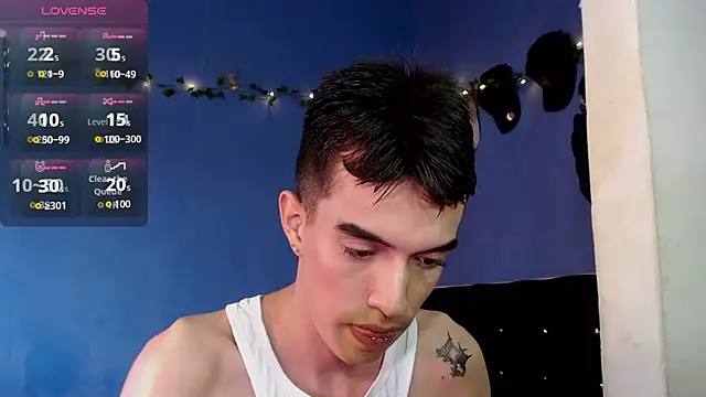 Snapshot of Juan_Gomezz26 chatting on June 10, 9:57 pm Juan Gomezz26 online show from June 10, 9:57 pm