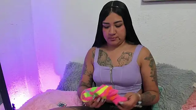 Snapshot of Hanna_moore10 chatting on May 30, 8:06 pm Hanna moore10 online show from May 30, 8:06 pm