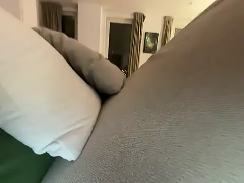 ap couple12 online show from April 17, 2:03 am