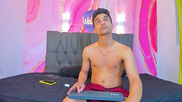 Snapshot of Hot_Boys_69 chatting on December 15, 10:41 am Hot Boys 69 online show from December 15, 10:41 am