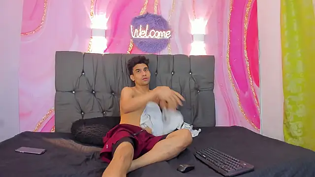 Hot Boys 69 online show from February 1, 12:26 pm