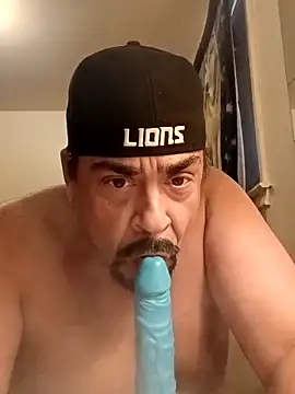 Snapshot of Sexybluice chatting on December 13, 8:36 pm Sexybluice online show from December 13, 8:36 pm