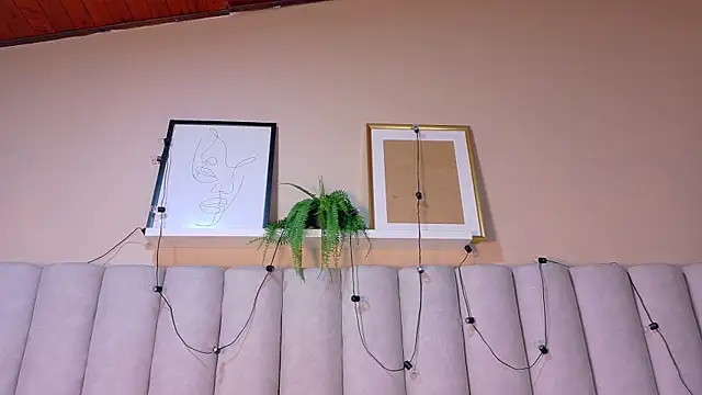 Miia Anderson online show from April 16, 12:28 pm