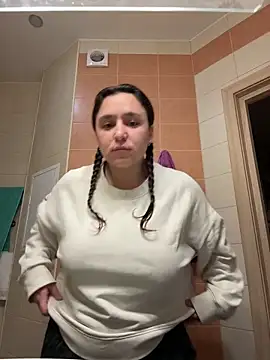 luisa evans online show from December 15, 12:26 am