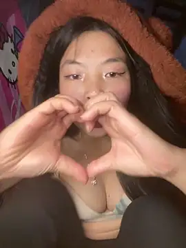 lux-su online show from March 7, 3:31 pm