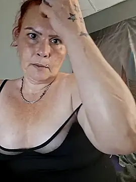 Snapshot of Goddessalizeee chatting on June 15, 2:25 am Goddessalizeee online show from June 15, 2:25 am