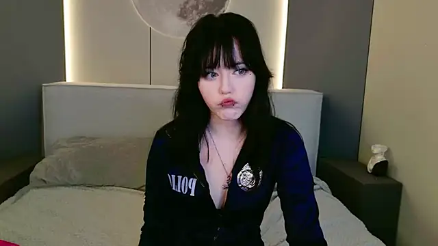 Ariel Morris online show from March 24, 8:36 pm