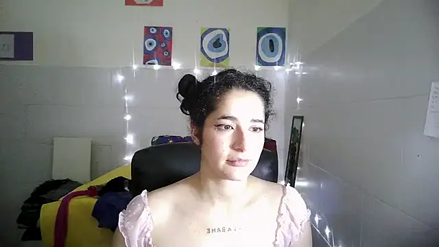 caramel-hotty online show from December 15, 12:48 am