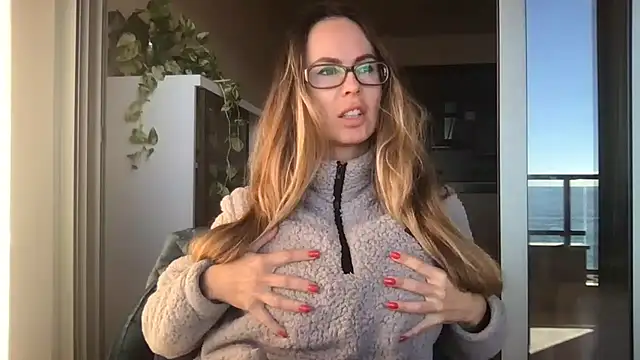 LeMilf online show from January 8, 9:33 am