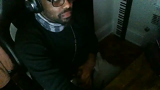 MrUnintentional online show from December 17, 3:18 pm