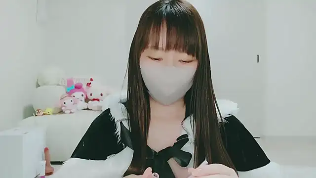 yuyuchan   online show from February 9, 6:45 pm