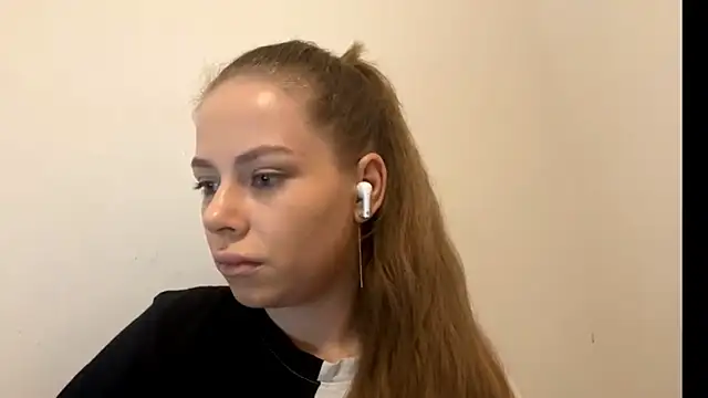 GinnyVanlaere online show from December 19, 1:34 am