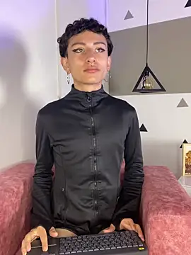 Snapshot of JiangShy666 chatting on December 14, 1:05 pm JiangShy666 online show from December 14, 1:05 pm