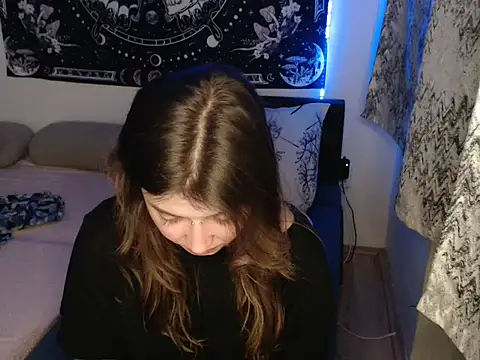 AlienforTwenty online show from January 13, 11:32 pm