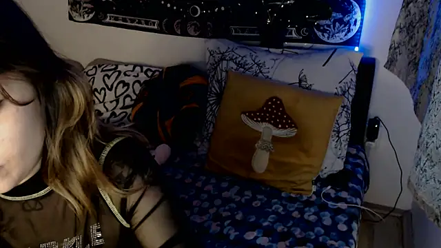 AlienforTwenty online show from March 5, 4:03 pm