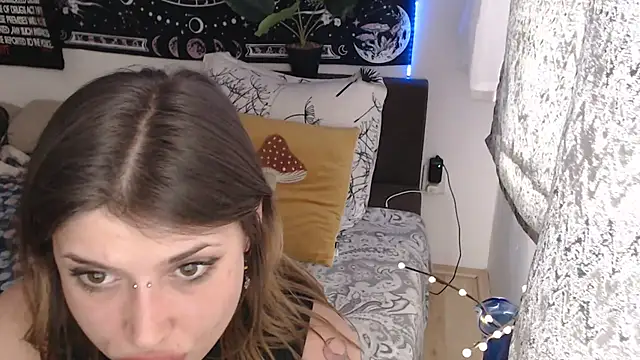 AlienforTwenty online show from March 17, 2:09 pm