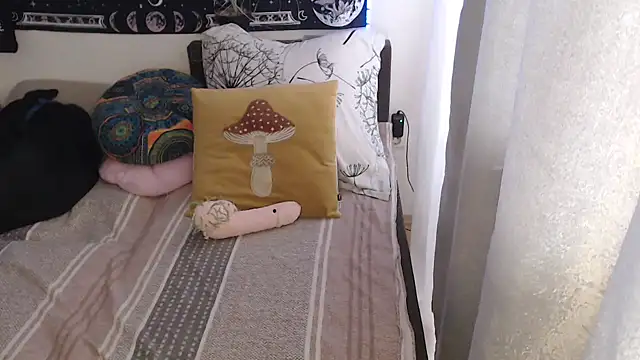 AlienforTwenty online show from April 10, 12:32 pm