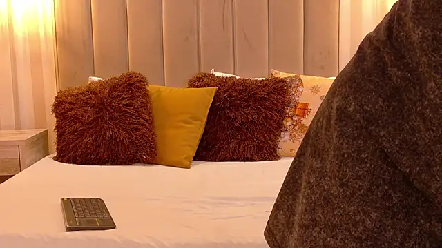 Snapshot of danielamilles chatting on January 15, 1:37 pm danielamilles online show from January 15, 1:37 pm