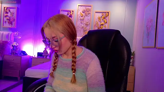 Snapshot of danielamilles chatting on February 25, 3:49 am danielamilles online show from February 25, 3:49 am