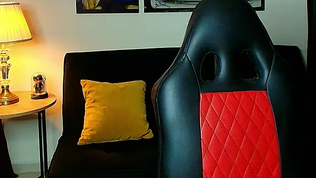 Dustyn Michelle1 online show from April 9, 11:59 am