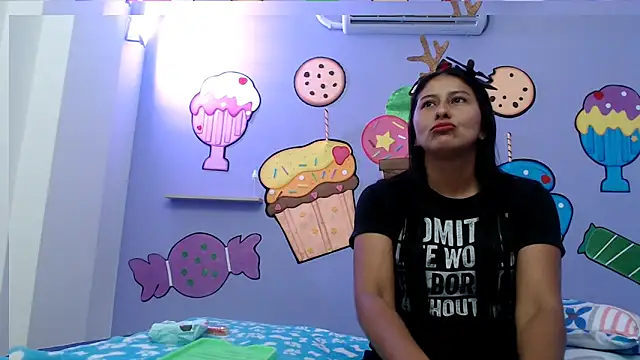 Snapshot of NOVAHOT98 chatting on December 17, 7:20 pm NOVAHOT98 online show from December 17, 7:20 pm