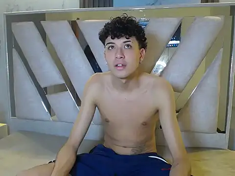 bonnieandclydecf online show from December 18, 5:19 pm