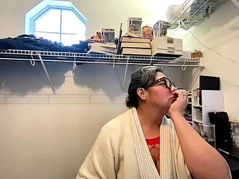 BettyWhispers online show from December 21, 6:37 pm