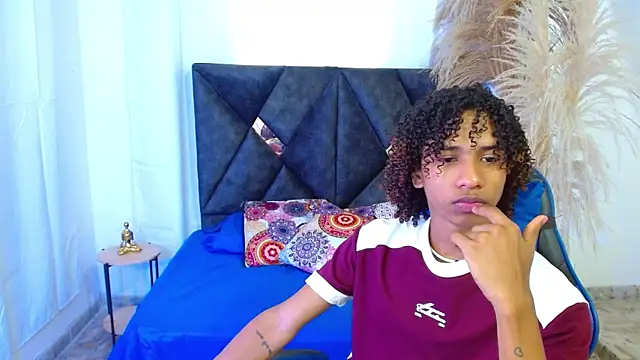 angelll18  online show from March 31, 8:31 pm