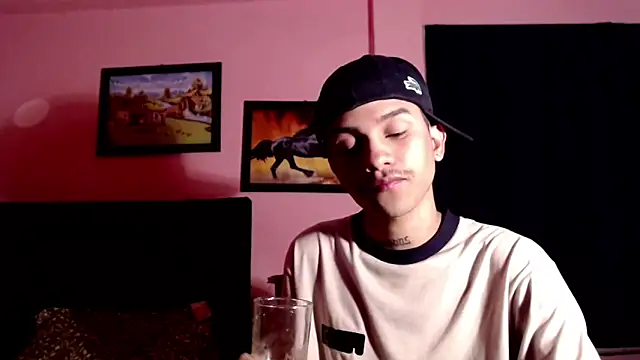 Snapshot of andy_star12 chatting on December 16, 10:37 pm andy star12 online show from December 16, 10:37 pm