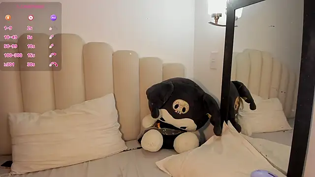 CataVelasco online show from December 17, 9:59 am