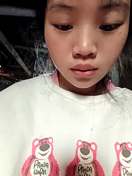 Snapshot of Quieny-x chatting on December 15, 5:01 am Quieny-x online show from December 15, 5:01 am