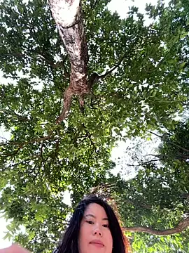 ella-ys online show from January 11, 6:07 am