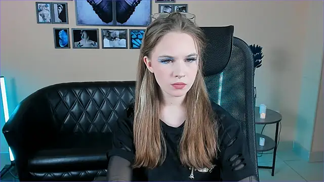 SsoniaRay online show from December 18, 7:36 am