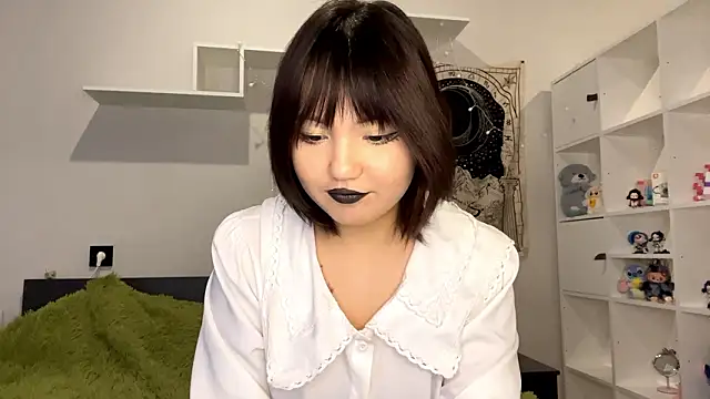 UrPrincessSuki online show from February 10, 10:30 am