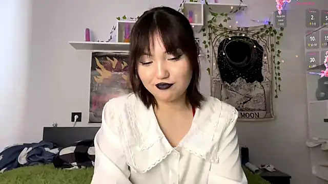 UrPrincessSuki online show from February 28, 10:05 am