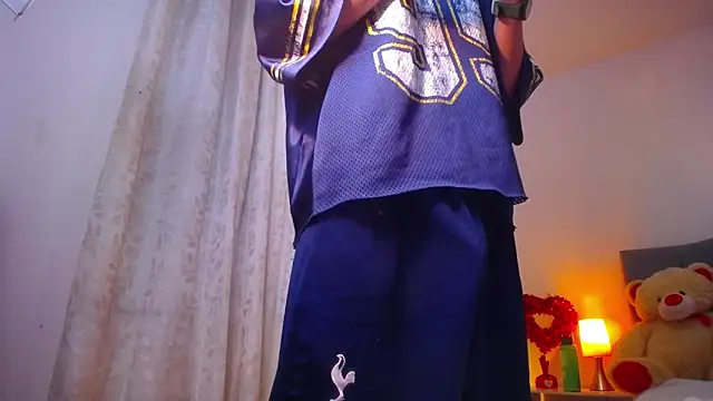 TOMBOYSEXX online show from February 16, 8:05 pm