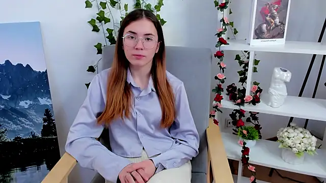 Snapshot of HalleyKeer chatting on December 16, 5:45 am HalleyKeer online show from December 16, 5:45 am