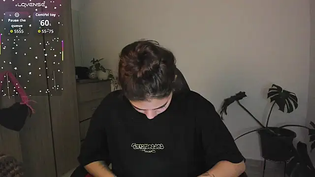 QUEENMANGO online show from December 19, 3:24 am