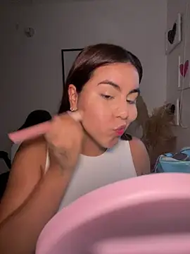 Snapshot of Zarahs_Blare1 chatting on July 16, 11:33 pm Zarahs Blare1 online show from July 16, 11:33 pm