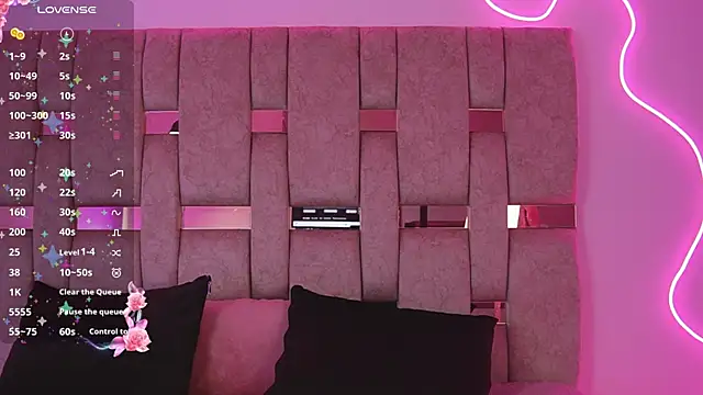 Snapshot of _SweetyAngel_ chatting on December 17, 7:53 pm SweetyAngel online show from December 17, 7:53 pm