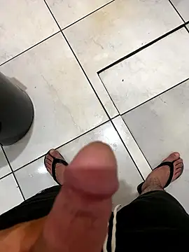 Snapshot of Rafa81834 chatting on December 14, 2:28 am Rafa81834 online show from December 14, 2:28 am