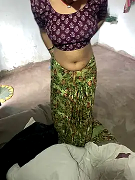 Snapshot of Pooja_Love143 chatting on January 8, 9:11 am Pooja Love143 online show from January 8, 9:11 am