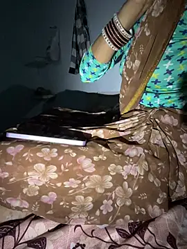 Snapshot of Pooja_Love143 chatting on February 14, 4:48 pm Pooja Love143 online show from February 14, 4:48 pm