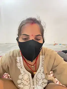 Snapshot of Pooja_Love143 chatting on May 19, 2:34 pm Pooja Love143 online show from May 19, 2:34 pm
