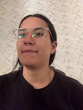 Snapshot of Val12777 chatting on December 15, 1:26 pm Val12777 online show from December 15, 1:26 pm